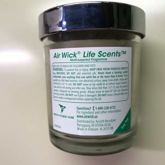 Air Wick Life Scents Candle – Cozy by the Fire - Picture 2 of 7